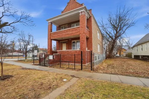 $560,000 | 8705 South Saginaw Avenue, Chicago, IL 60617