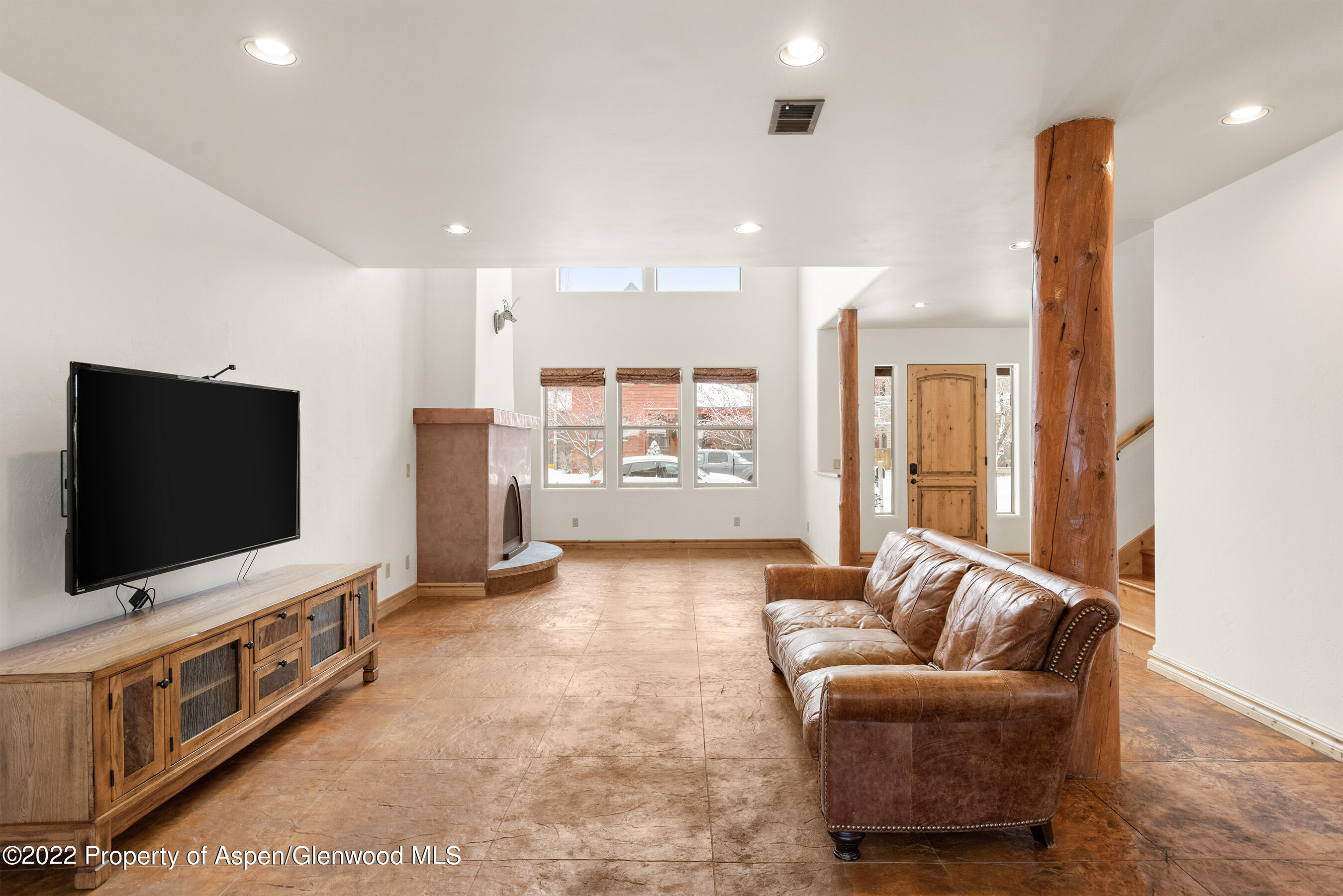 211 Juniper Court Basalt, CO 81621 - Photo 3 of 12 LIving Room