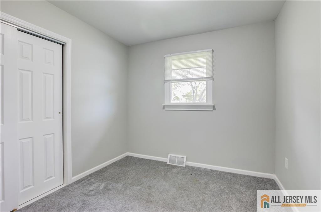 509 New Durham Road Piscataway, NJ 08854 - Photo 16 of 21