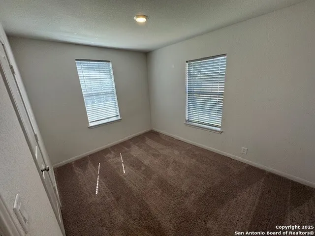 $1,600 | 760 North Graytown Road, St. Hedwig, TX 78152