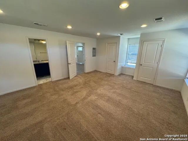 $1,600 | 760 North Graytown Road, St. Hedwig, TX 78152