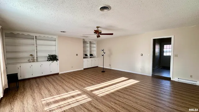 $175,000 | 1019 Election Drive, Benton, IL 62812