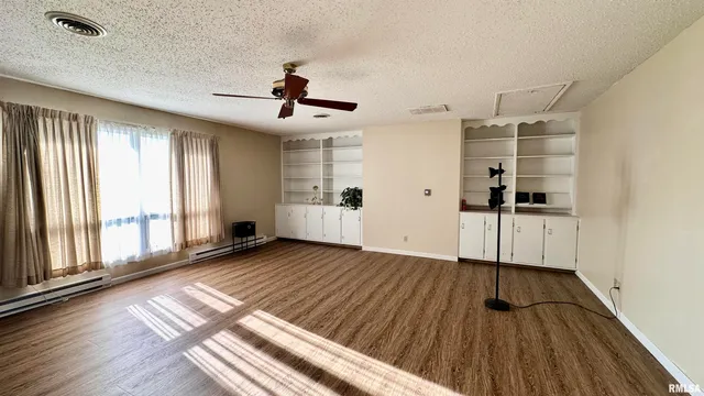 $175,000 | 1019 Election Drive, Benton, IL 62812