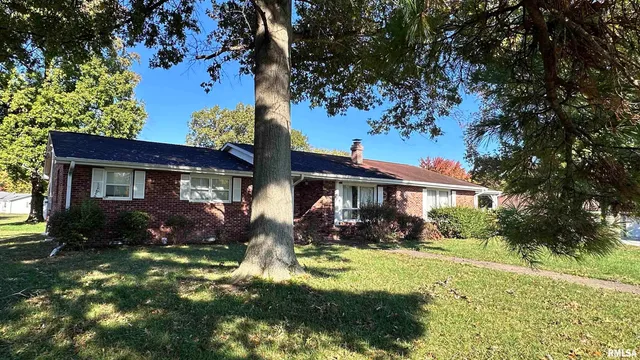 $175,000 | 1019 Election Drive, Benton, IL 62812