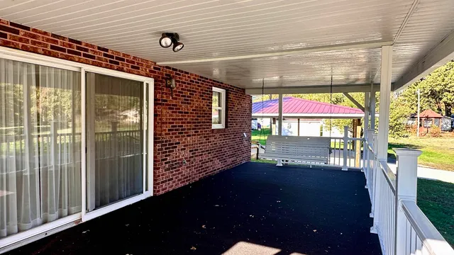 $175,000 | 1019 Election Drive, Benton, IL 62812