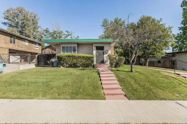 $375,000 | 805 East Andrews Avenue, Fresno, CA 93704