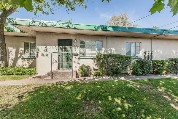 $375,000 | 805 East Andrews Avenue, Fresno, CA 93704