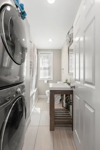 $589,000 | 108-110 Burrill Street, Unit 1, Swampscott, MA 01907