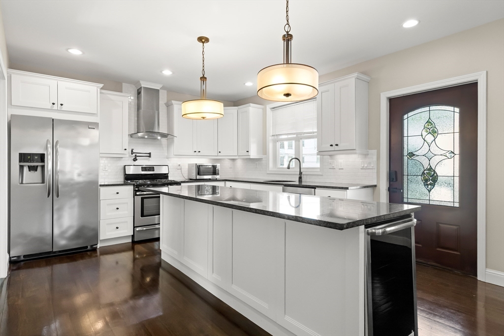 108-110 Burrill Street, Unit 1 Swampscott, MA 01907 - Photo 2 of 20