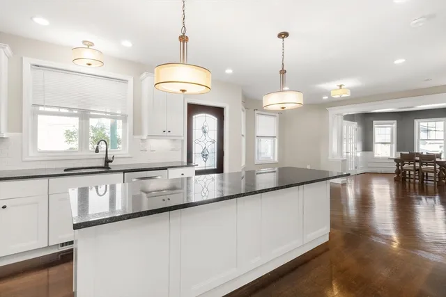 $589,000 | 108-110 Burrill Street, Unit 1, Swampscott, MA 01907