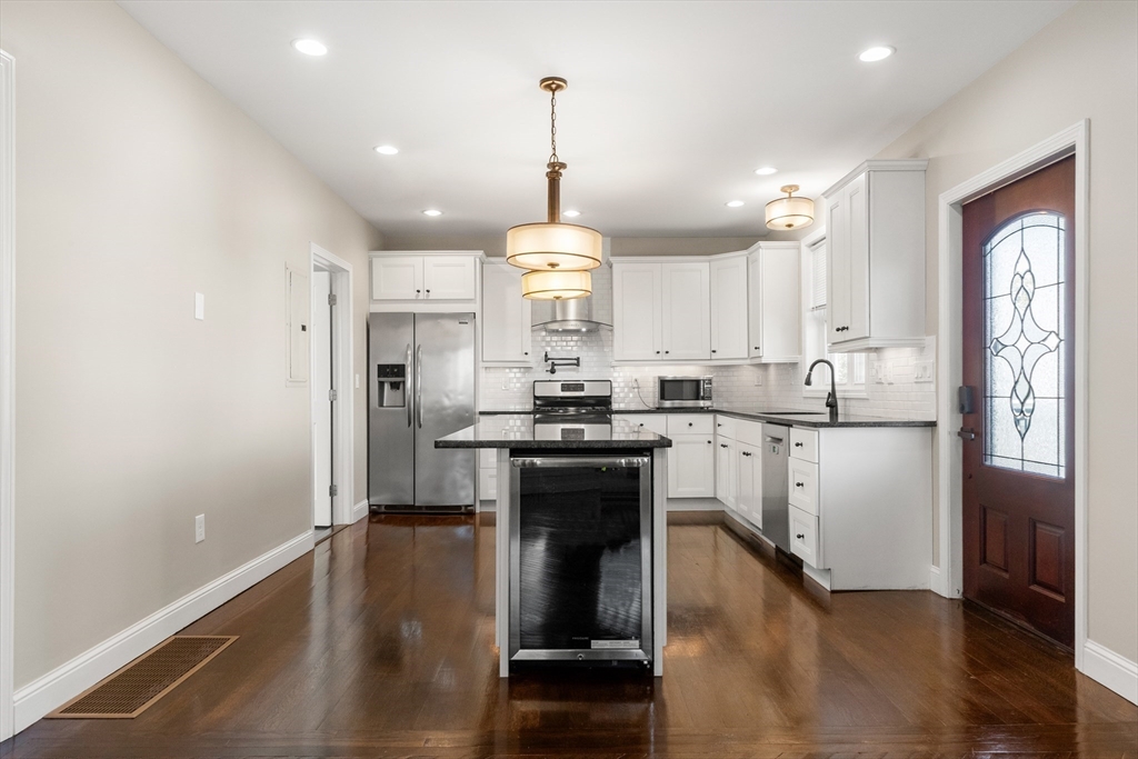 108-110 Burrill Street, Unit 1 Swampscott, MA 01907 - Photo 5 of 20