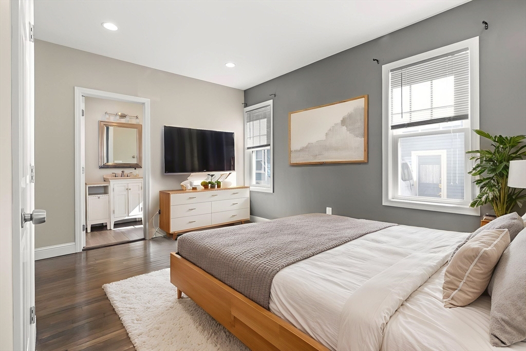 108-110 Burrill Street, Unit 1 Swampscott, MA 01907 - Photo 9 of 20