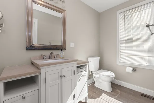 $589,000 | 108-110 Burrill Street, Unit 1, Swampscott, MA 01907