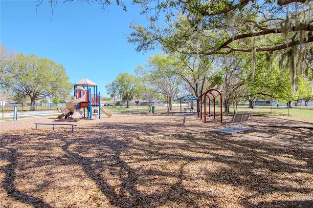 $550,000 | 2604 Goldcrest Place, Valrico, FL 33596