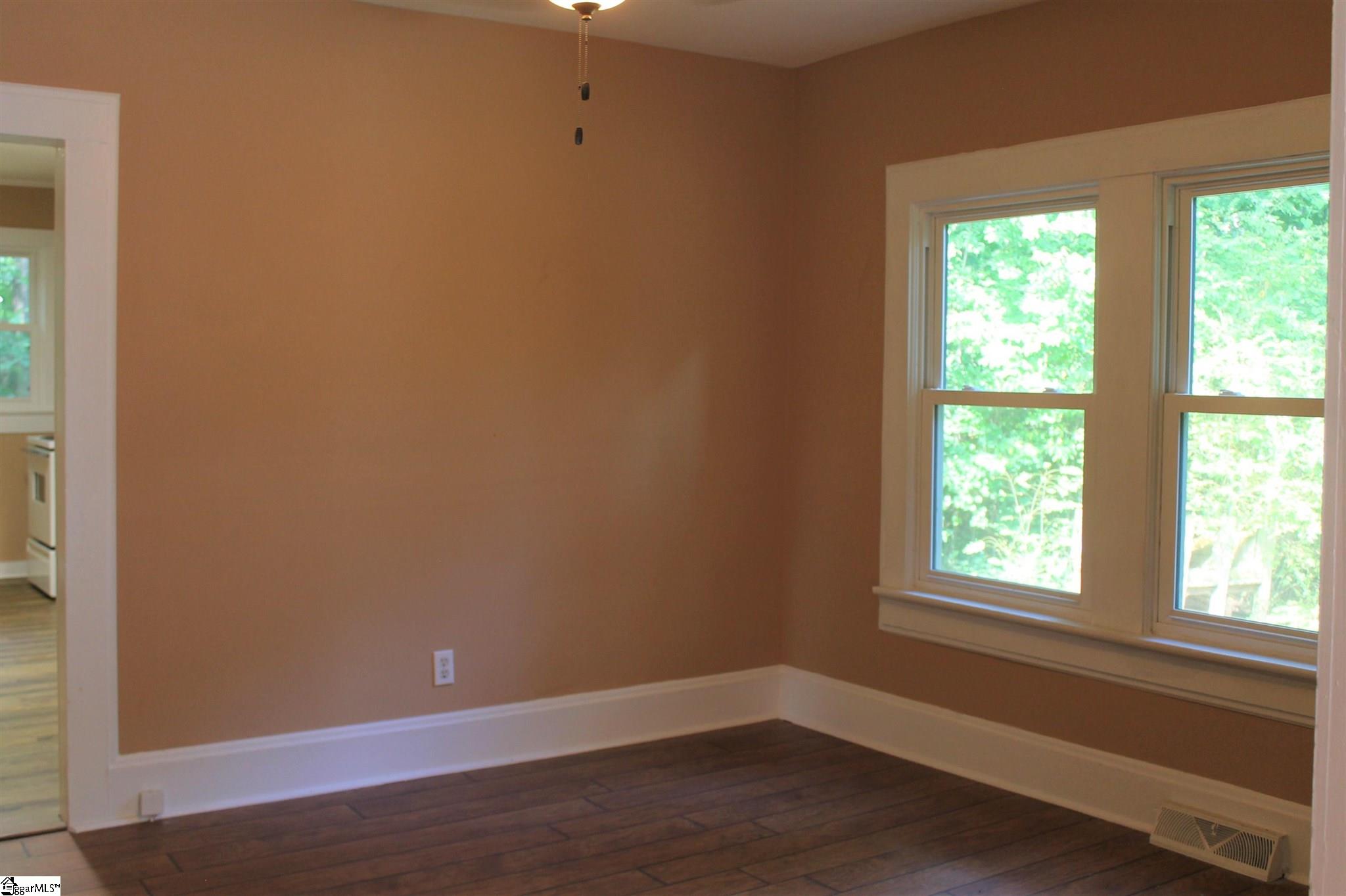 809 West Main Street Pickens, SC 29671 - Photo 7 of 14 Gallery Image 7