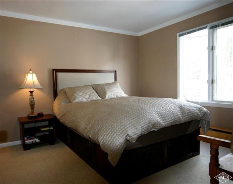 2821 Kinnickinnick Road, Unit 1C Vail, CO 81657 - Photo 7 of 21 Generous sized Master Bedroom.
