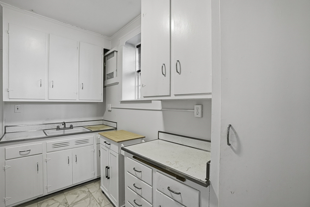 56 Elm Street, Unit 2 Worcester, MA 01609 - Photo 14 of 29