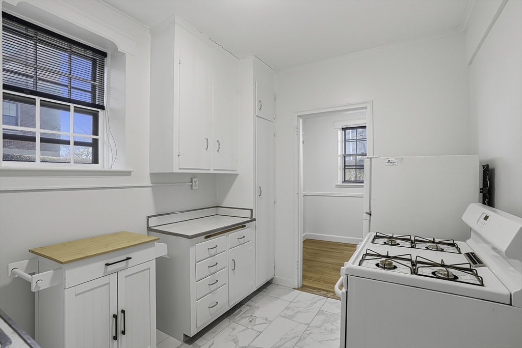 56 Elm Street, Unit 2 Worcester, MA 01609 - Photo 15 of 29