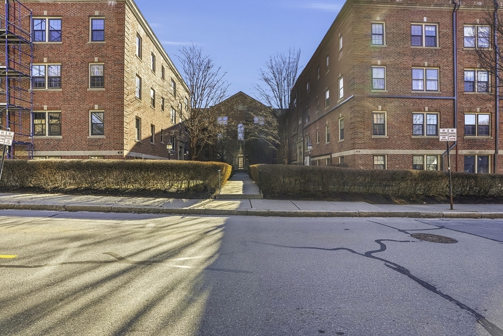 56 Elm Street, Unit 2 Worcester, MA 01609 - Photo 27 of 29