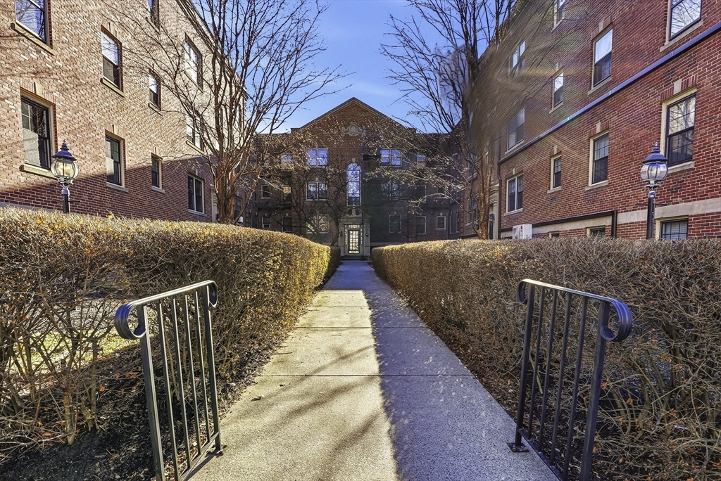 56 Elm Street, Unit 2 Worcester, MA 01609 - Photo 28 of 29