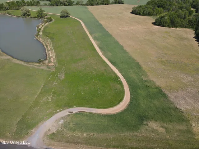 $100,000 | 6 Como Trace Drive, Senatobia, MS 38668