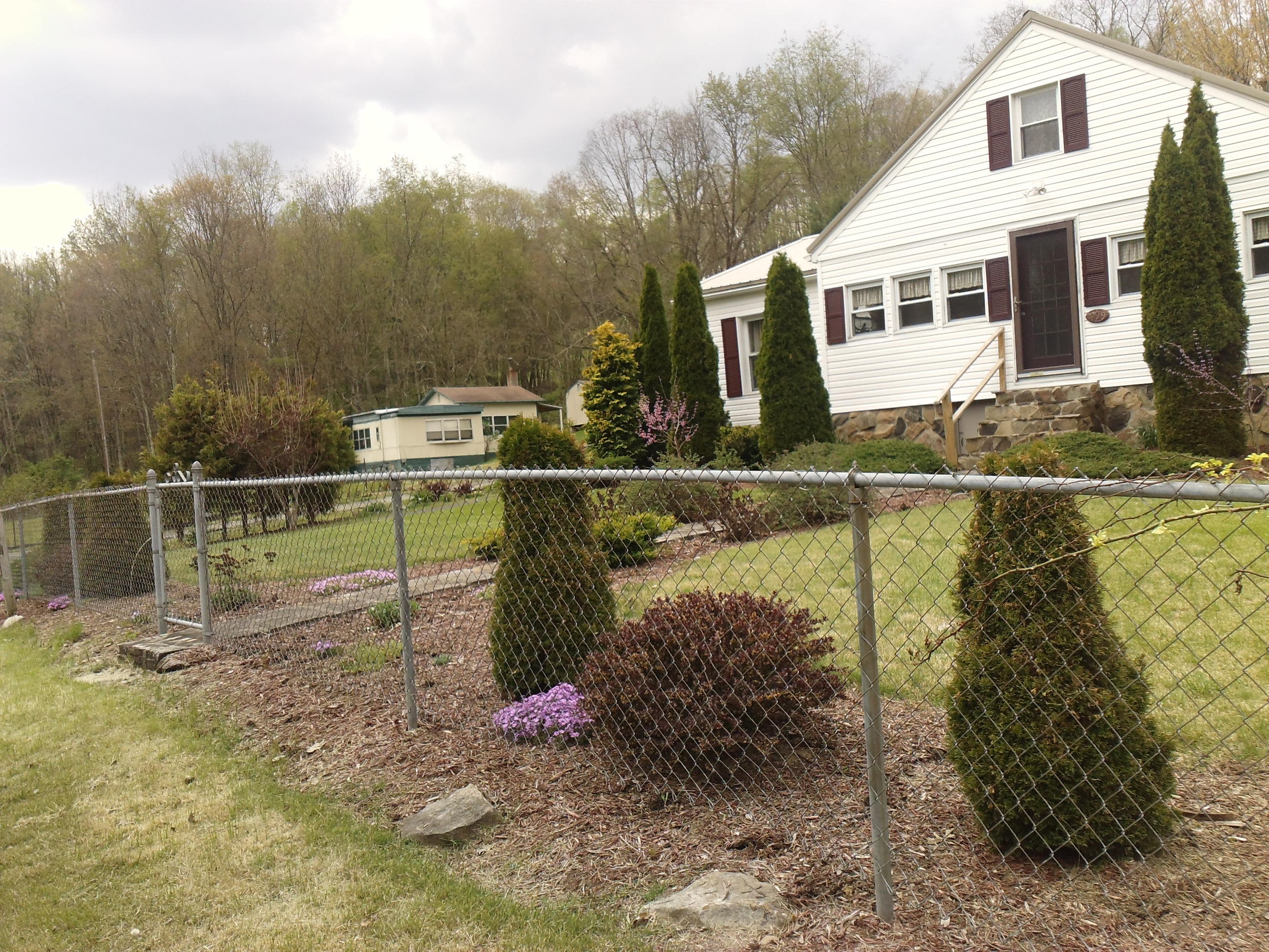 399 Cow Town Road Meadow Bridge, WV 25976 - Photo 2 of 16 Gallery Image 2