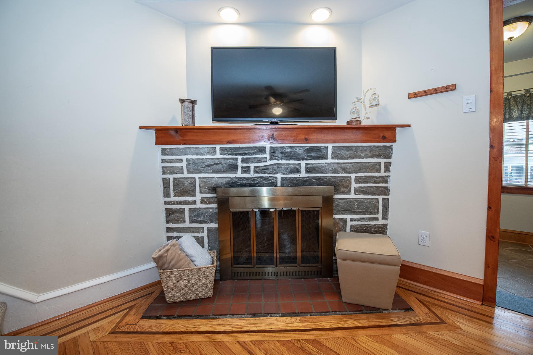 560 Wales Road Havertown, PA 19083 - Photo 10 of 69 a living room with furniture and a flat screen tv