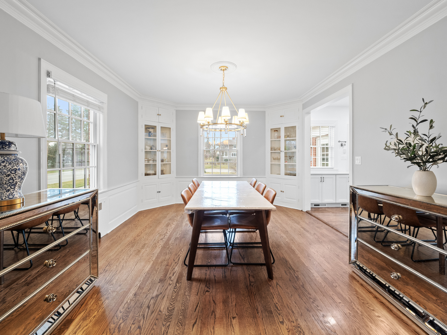 530 Grand Boulevard Park Ridge, IL 60068 - Photo 14 of 55 a living room with furniture a window and wooden floor