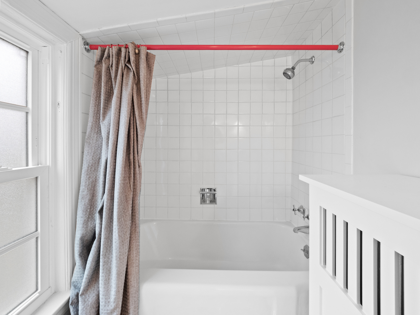 530 Grand Boulevard Park Ridge, IL 60068 - Photo 37 of 55 a bathroom with a shower and a tub