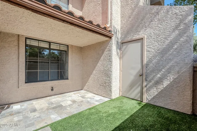 a view of an entrance of the house