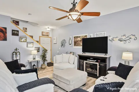 $275,000 | 2636 Evergreen Circle, McHenry, IL 60050