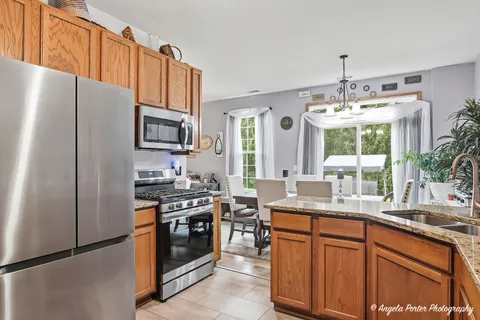 $275,000 | 2636 Evergreen Circle, McHenry, IL 60050