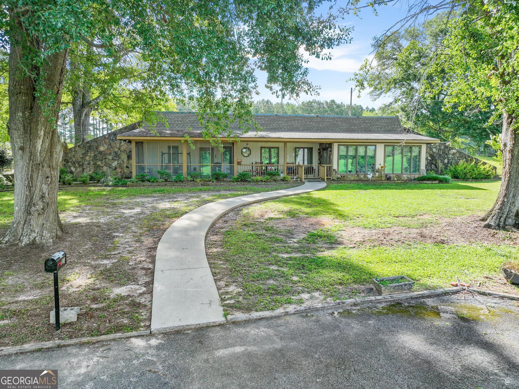 818 McCrary Road Molena, GA 30258 - Photo 1 of 56