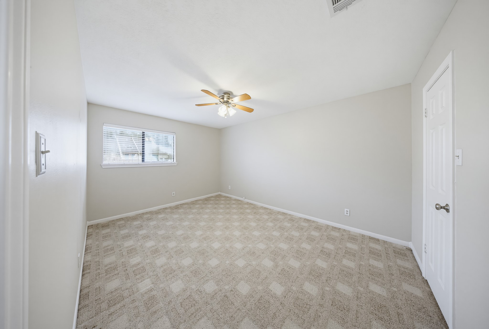 727 Bunker Hill Road, Unit 34 Houston, TX 77024 - Photo 28 of 38 Bedroom 2