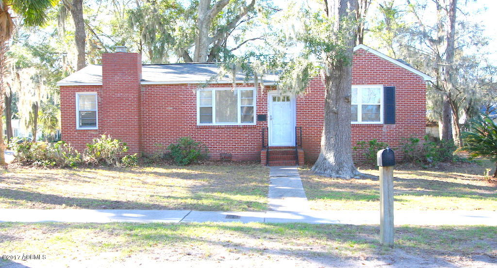 1838 Pigeon Point Road Beaufort, SC 29902 - Photo 1 of 22 Front