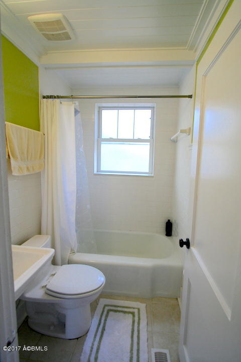 1838 Pigeon Point Road Beaufort, SC 29902 - Photo 11 of 22 Bath