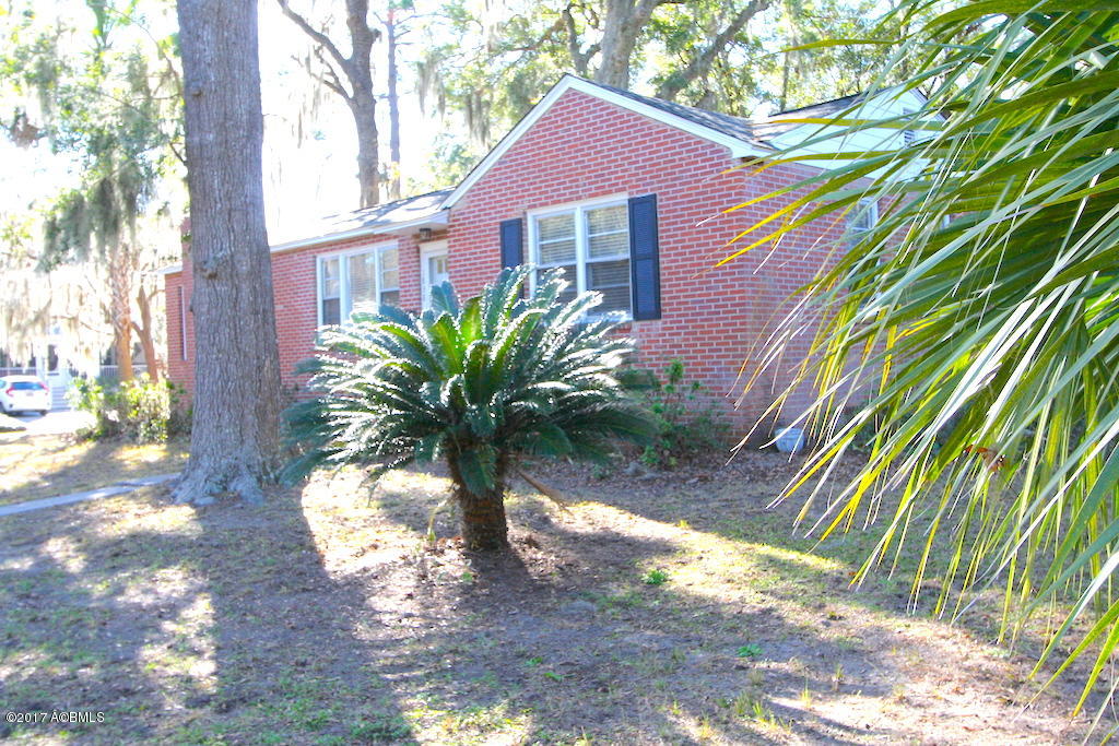 1838 Pigeon Point Road Beaufort, SC 29902 - Photo 13 of 22 corner