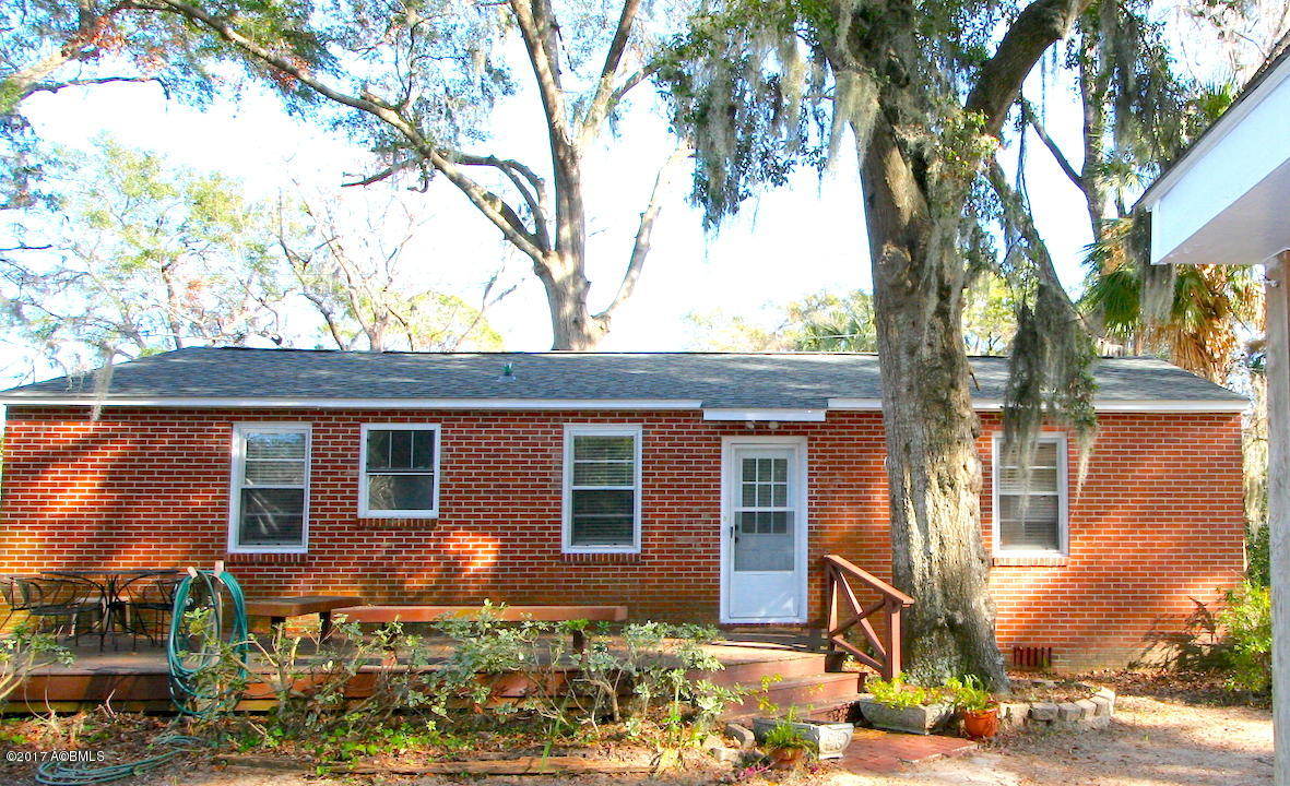 1838 Pigeon Point Road Beaufort, SC 29902 - Photo 16 of 22 Rear ext