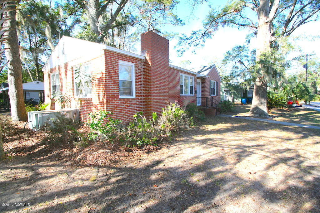 1838 Pigeon Point Road Beaufort, SC 29902 - Photo 17 of 22 SIde