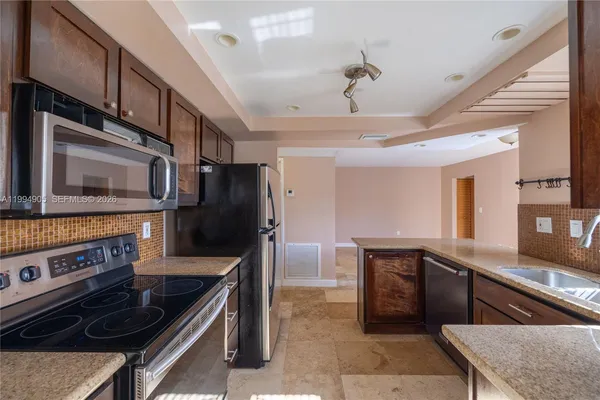 $3,800 | 914 Northwest 106th Ave Circle, Miami, FL 33172