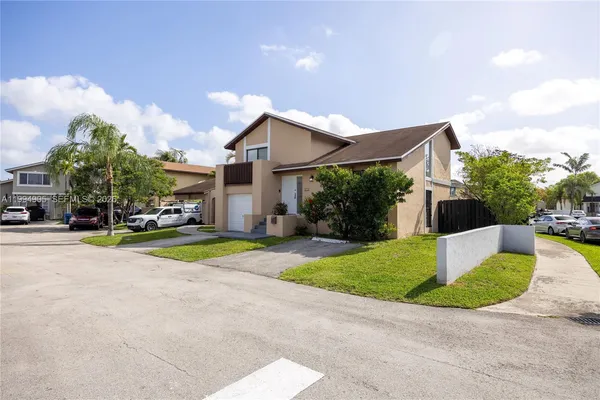 $3,800 | 914 Northwest 106th Ave Circle, Miami, FL 33172