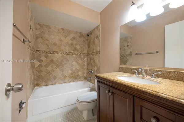 $3,800 | 914 Northwest 106th Ave Circle, Miami, FL 33172