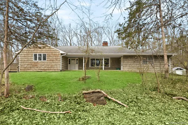$800,000 | 1610 Croton Lake Road, Yorktown Heights, NY 10598