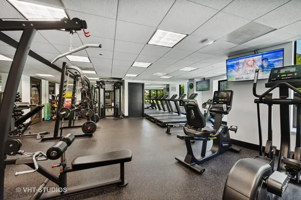 $440,000 | 400 North LaSalle Drive, Unit 2002, Chicago, IL 60654