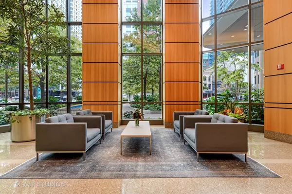 $440,000 | 400 North LaSalle Drive, Unit 2002, Chicago, IL 60654