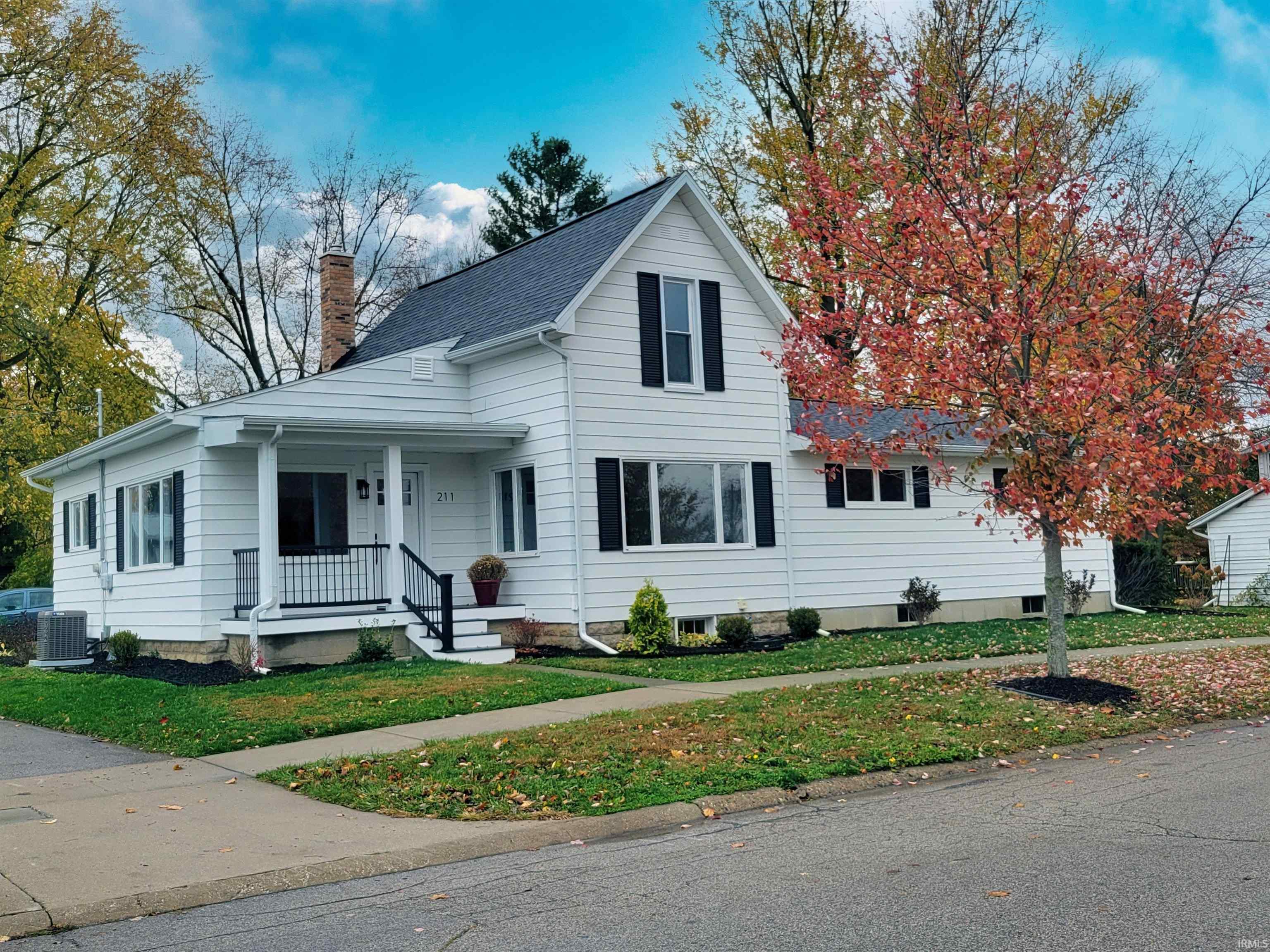 211 South Spring Street Wakarusa, IN 46573 - Photo 1 of 2