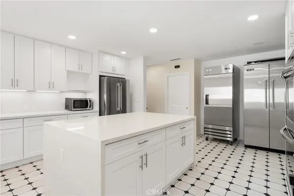 $5,500 | 19951 Lassen Street, Chatsworth, CA 91311