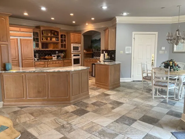 $1,199,000 | 487 Lakeshore Drive, Lexington, TN 38351