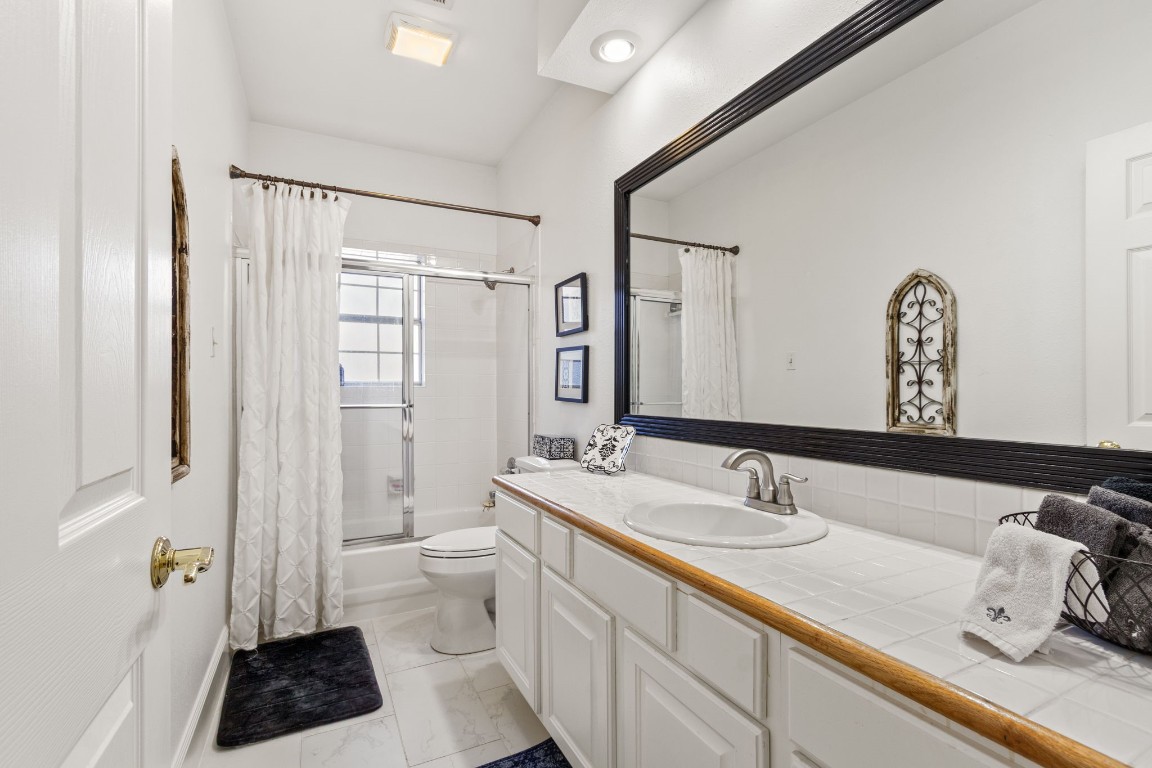 30610 Quinn Road Tomball, TX 77375 - Photo 27 of 50 Hall Bath.