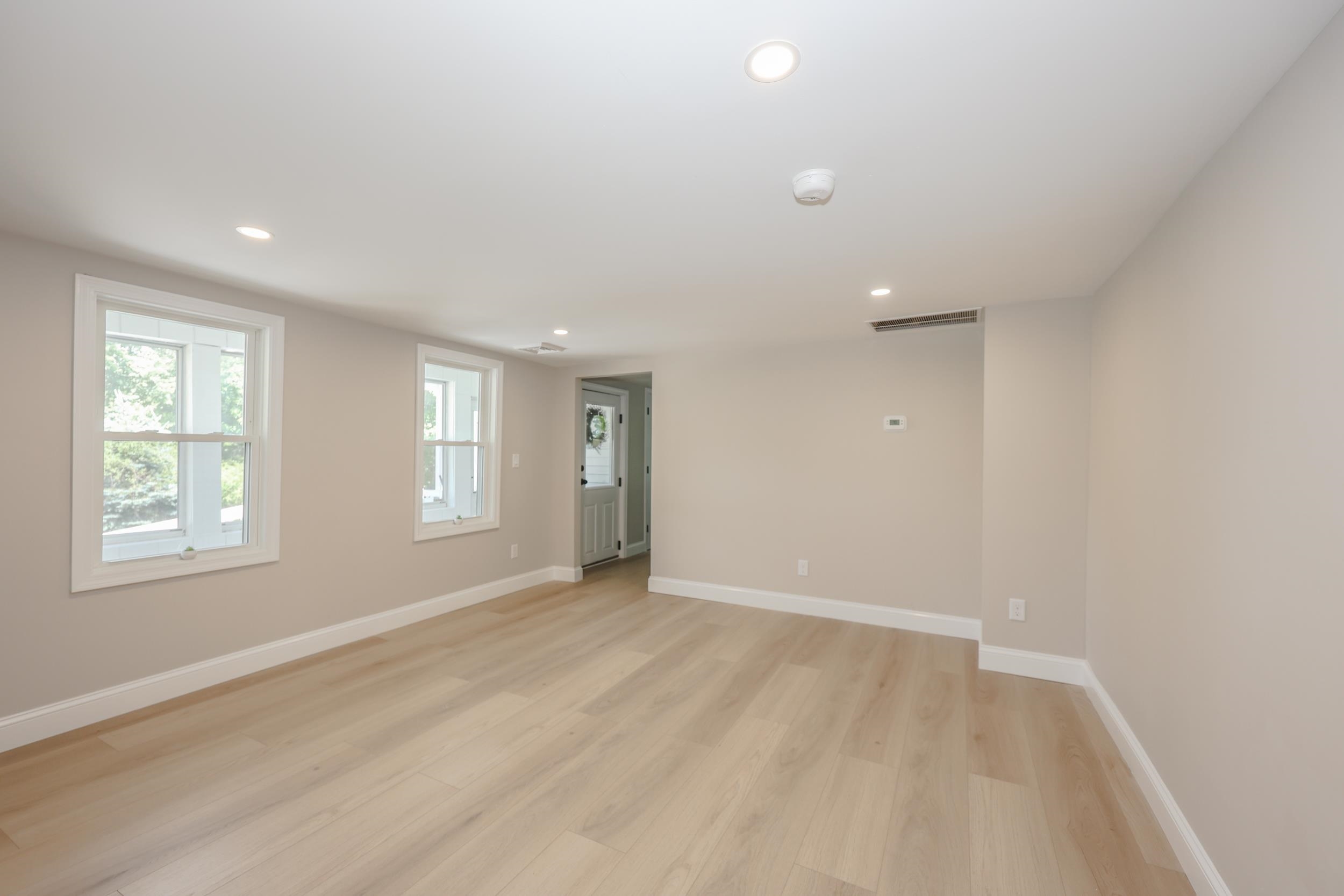 32 Raymond Road Auburn, NH 03032 - Photo 19 of 46